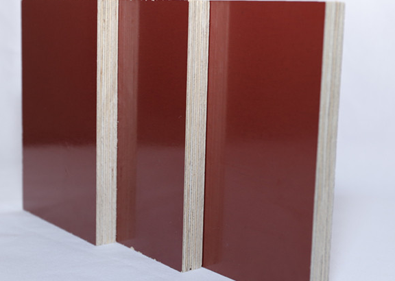 如何選擇靠譜的清水模板廠家?